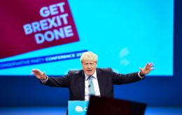 El Times dijo que los ministros habían advertido a Johnson sobre el “grave” riesgo del retorno del Gobierno directo en Irlanda del Norte