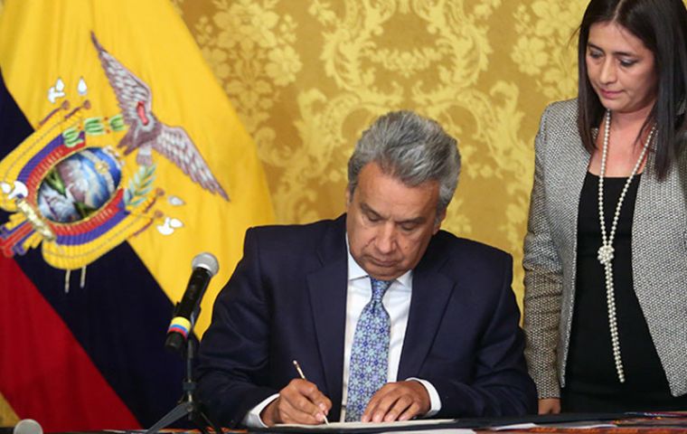 Moreno firmó el Decreto 894 por el que se “deja sin efecto” el anterior firmado el pasado 1 de octubre y detalló que se procederá a la inmediata elaboración de otro