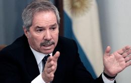 “Nosotros no vamos a modificar nuestra visión sobre temas que tenemos definidos, y Venezuela es uno de ellos, por la deuda con Estados Unidos”, dijo Felipe Solá desde México