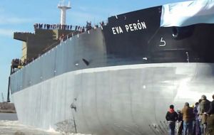 Maduro dijo que recibió información actual de los dos barcos tras una reunión con líderes sindicales del astillero Río Santiago 