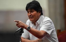 “No sé por qué están asustados con Evo, está bien, retiro mi candidatura, pero deberían dejarme terminar mi mandato, ¿se entiende?”, dijo Morales 