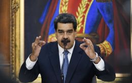  “(...) ese proceso que llaman de dolarización, puede servir para la recuperación y despliegue de las fuerzas productivas del país... gracias a Dios existe”, dijo Maduro