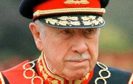 “Este jueves voy a firmar un acta para impedir que se realice un homenaje al dictador Augusto Pinochet” dentro de la Alesp, tuiteó Cauê Macris, del PSDB