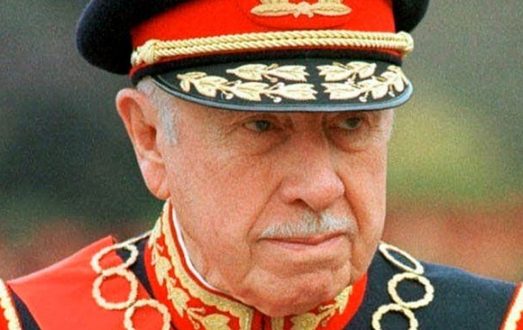 “Este jueves voy a firmar un acta para impedir que se realice un homenaje al dictador Augusto Pinochet” dentro de la Alesp, tuiteó Cauê Macris, del PSDB