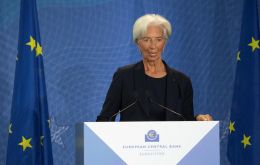 Lagarde pidió a la zona Euro que refuercen la demanda interna después que la guerra comercial entre EE.UU. y China pusiera fin a una década de crecimiento