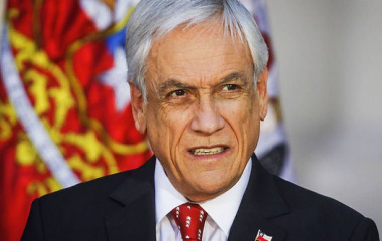 Piñera instó al Congreso a avanzar con proyectos de ley que presentó para reforzar la seguridad y endurecer las sanciones contra saqueos, barricadas y encapuchados 