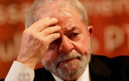  Los tres magistrados de un tribunal de segunda instancia votaron por unanimidad elevar a 17 años y 1 mes de prisión la pena de Lula frente a los 12 años y 11 meses