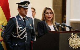 La presidente interina, Jeanine Áñez, no será candidata a la jefatura del Estado en las elecciones del próximo año, se informó oficialmente