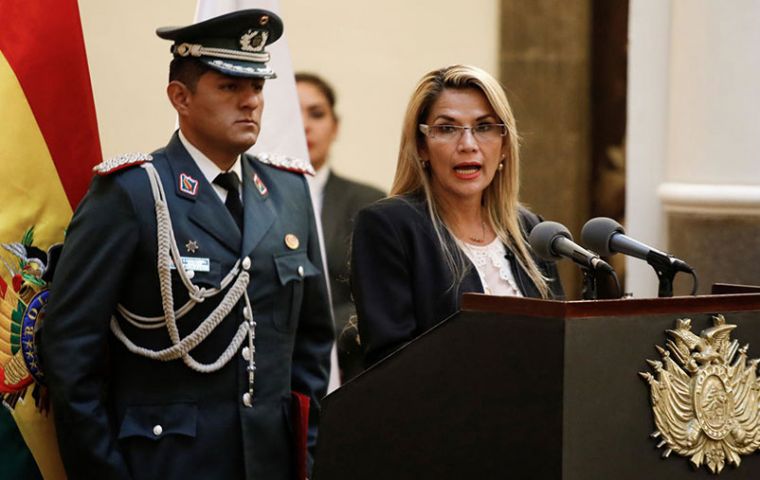 La presidente interina, Jeanine Áñez, no será candidata a la jefatura del Estado en las elecciones del próximo año, se informó oficialmente