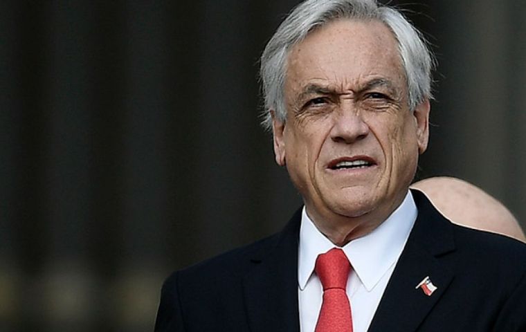 “El plebiscito, nos debe servir para dejar atrás la violencia y las divisiones que hemos visto resurgir con dolor y tristeza durante estos días”, acotó Piñera 