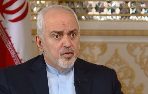 La noticia causó el lamento del ministro de Relaciones Exteriores iraní, Mohammad Javad Zarif, quien calificó la jornada como “un día triste”. 