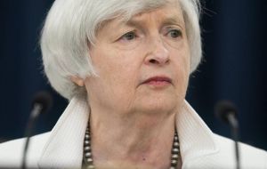 Janet Yellen pidió mejores herramientas para la regulación financiera, si se tiene la confianza en que se pueden utilizar otros métodos para garantizar el dinero fácil