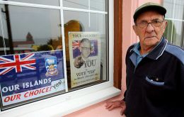Un día de votación en las Falklands, durante el último referendo celebrado en 2013 cuando los Isleños eligieron seguir como súbditos de la corona británica  