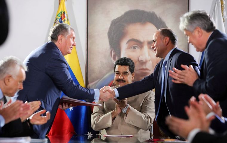 Representantes de Maduro han mantenido conversaciones con Rosneft de Rusia, Repsol de España y Eni de Italia