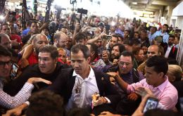 La medida se conoció luego que Juan José Márquez, tío de Guaidó, fuera detenido a su llegada a Caracas en un vuelo de TAP junto al líder antichavista