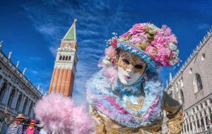 Ante este panorama, las autoridades suspendieron el carnaval de Venecia, uno de los más importantes del mundo.