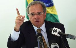 El ministro Paulo Guedes y otros funcionarios han dicho que las reformas económicas y tasas de interés bajas generarán un crecimiento por encima del 2%. 