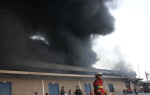 Se quemaron al menos 49.408 máquinas de votación y 582 computadores, entre otros equipos, dijo Lucena en una declaración a la prensa en la sede del CNE. 