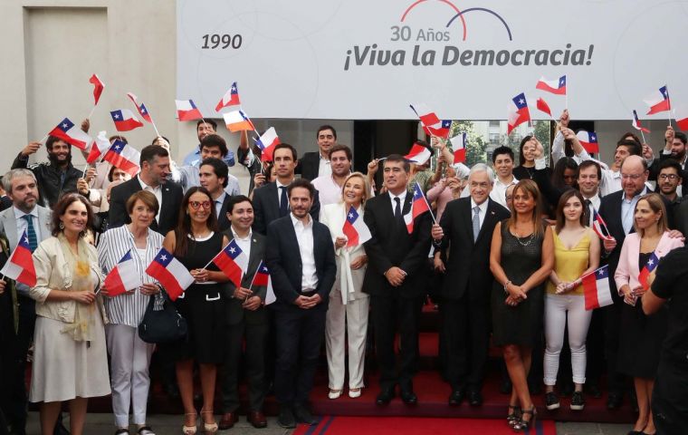 Piñera, quien cumplió dos años en el poder con una imagen positiva del 10%, prometió “poner mucho énfasis en atender las falencias y sombras”