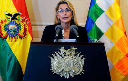 La presidenta interina Jeanine Áñez, decretó a partir del domingo y durante catorce días una cuarentena total para evitar la propagación del Covid-19