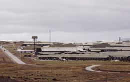 Una vista del Complejo de Mount Pleasant que incluye el aeropuerto comercial internacional de las Falklands