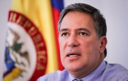  En su carta de renuncia, Sanclemente, agradeció al presidente colombiano Iván Duque por el honor que le confirió al designarlo embajador en Uruguay.