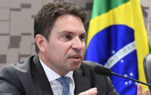 Ramagem, el nuevo jefe de la policía federal, es amigo cercano de los hijos de Bolsonaro y se hizo cargo de la seguridad personal de Bolsonaro tras el atentado 