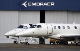Las acciones de Embraer se hundieron hasta un 16% en Sao Paulo a un mínimo de más de 8 años debido a las noticias de la cancelación