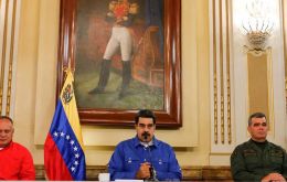  Maduro emitió un discurso transmitido por la televisión nacional.