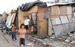 La pobreza en América Latina aumentaría al menos 4,4 puntos porcentuales (28,7 millones) sobre el año previo, y alcanzaría a un total de 214,7 millones de personas