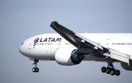 La suspensión de vuelos de LATAM se extendió a todo el mes de junio 