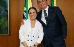Duarte, famosa por ser una de las estrellas de las famosas novelas de la TV Globo, adhirió al gobierno de Bolsonaro y a su discurso “anticomunista”