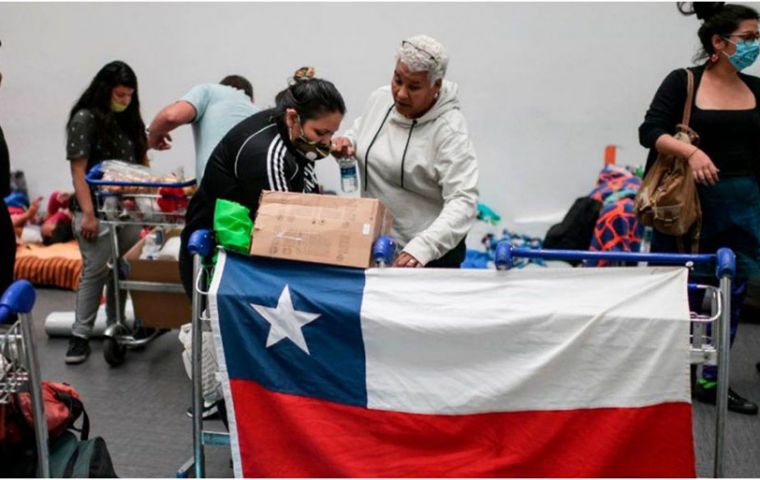 Con 4.830 casos confirmados y 57 fallecimientos en las últimas 24 horas, Chile acumula 99.688 contagios y 1.054 decesos