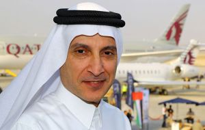 Akbar Al Baker, CEO de Qatar Airways, quien posee el 10% de las acciones de LATAM