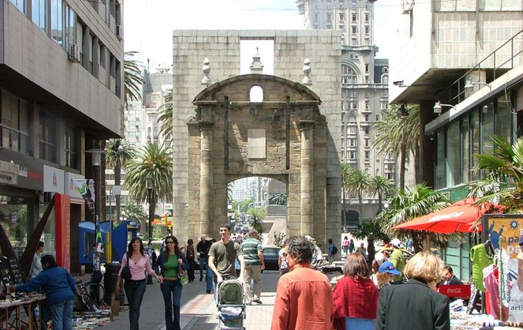 Montevideo ocupa el primer lugar (88), imponiéndose sobre urbes como Sao Paulo y Santiago de Chile, quienes ocupan el tercero y cuarto lugares de la región. 