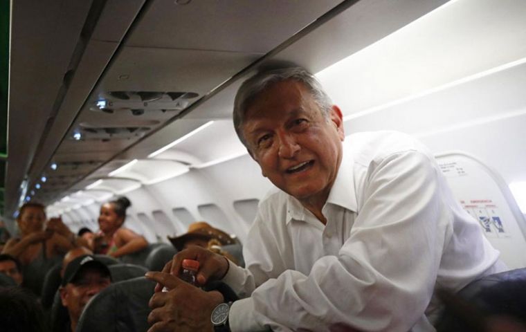 El viaje de López Obrador a la capital de Estados Unidos es el primero al exterior desde que asumió el poder en diciembre de 2018. 