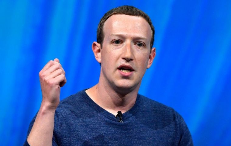 El CEO de Facebook redobló la apuesta y aseguró a sus empleados que no cederá ante el boicot publicitario de gigantes como Adidas, Starbucks, Ford y Coca Cola