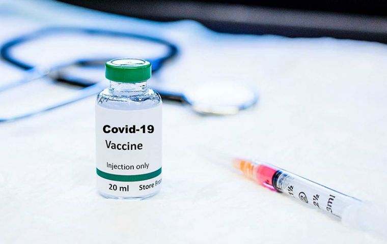 Beijing se comprometió a que la vacuna desarrollada en su territorio sea “un bien público de acceso universal”, en momentos en que la pandemia en la región no cede