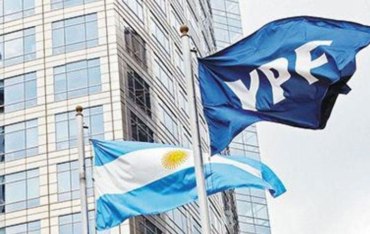 Entre abril y junio, YPF tuvo un cargo no recurrente por deterioro de activos por $57.000 millones debido al derrumbe en los precios tanto a nivel local como global