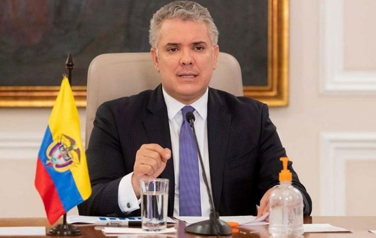 Iván Duque, dijo que las elecciones convocadas por Maduro para renovar la Asamblea Nacional, son un intento para convertirla en un “lacayo de sus intereses”. 
