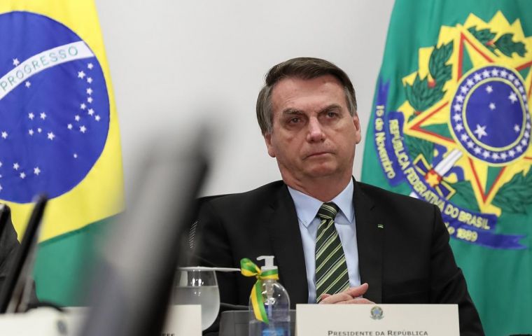 Bolsonaro, a través de sus redes sociales, agregó que se crearon 131.010 puestos de trabajo en Brasil en julio, tras varios meses de caída en las cifras de empleo.