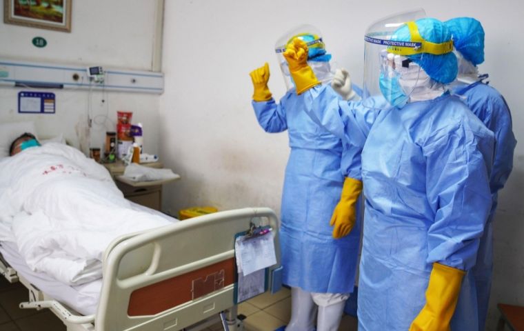 El gobierno de Mario Abdo Benítez convocó a hospitales privados para que atiendan a enfermos ante el desborde de las unidades de terapia intensiva en los centros públicos