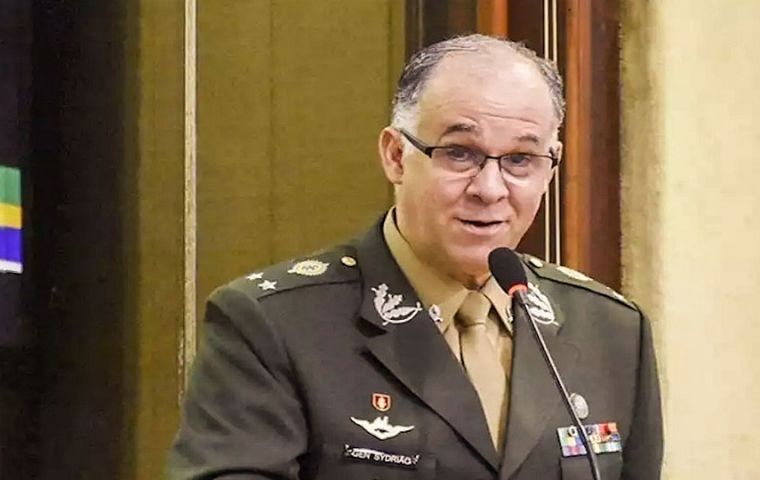 El pasado 12 de agosto, el General Sydriao integró la delegación brasileña que viajó a el Líbano en una misión encabezada por el ex presidente Michel Temer.