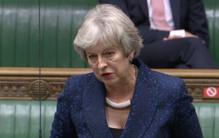 May advirtió que no votará a favor del texto propuesto por el premier porque “implica daños incalculables para la reputación del Reino Unido”.