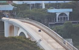 Los presidentes Mario Abdo Benítez y Jair Bolsonaro conversaron para analizar la fecha de reapertura del Puente de la Amistad