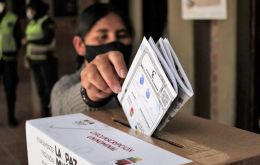 La Alta Comisionada de la ONU, Michelle Bachelet, envió un mensaje señalando que “las elecciones representan una oportunidad para avanzar... y disminuir la extrema polarización que afecta a Bolivia”.