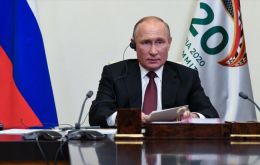 Putin: “Trabajaremos con cualquier persona que se gane la confianza del pueblo estadounidense, pero debe ser marcado mediante las tradiciones políticas”