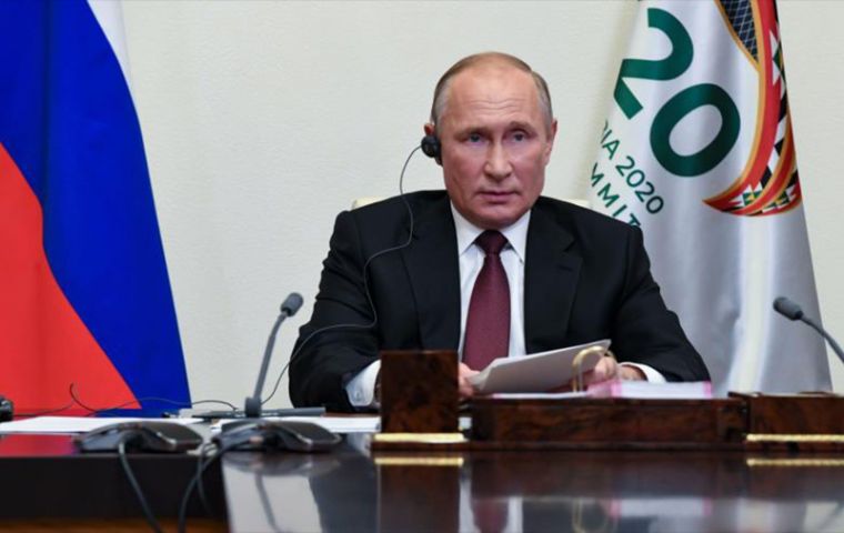 Putin: “Trabajaremos con cualquier persona que se gane la confianza del pueblo estadounidense, pero debe ser marcado mediante las tradiciones políticas”