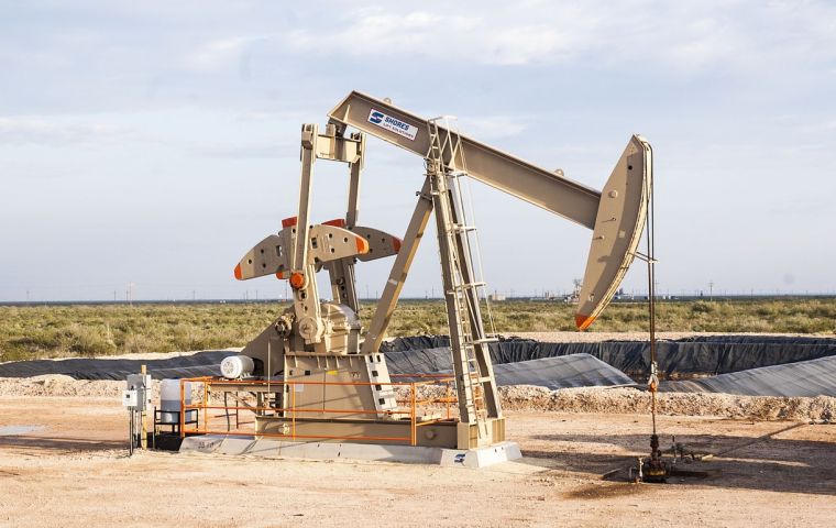 CNE Oil & Gas, subsidiaria de Canacol Energy Ltd, hizo dos ofertas en la subasta inicial a finales de octubre, al igual que la filial colombiana de Parex Resources Ltd.