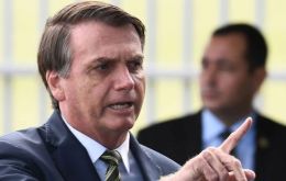 “Brasil está quebrado, no puedo hacer nada”, afirmó Bolsonaro al dialogar con militantes y activistas evangélicos en la puerta del Palacio de la Alvorada